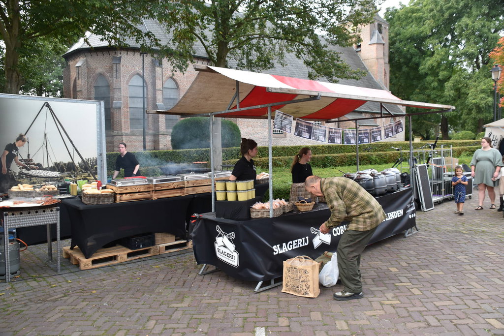 Ook de warenmarkt werd goed bezocht.