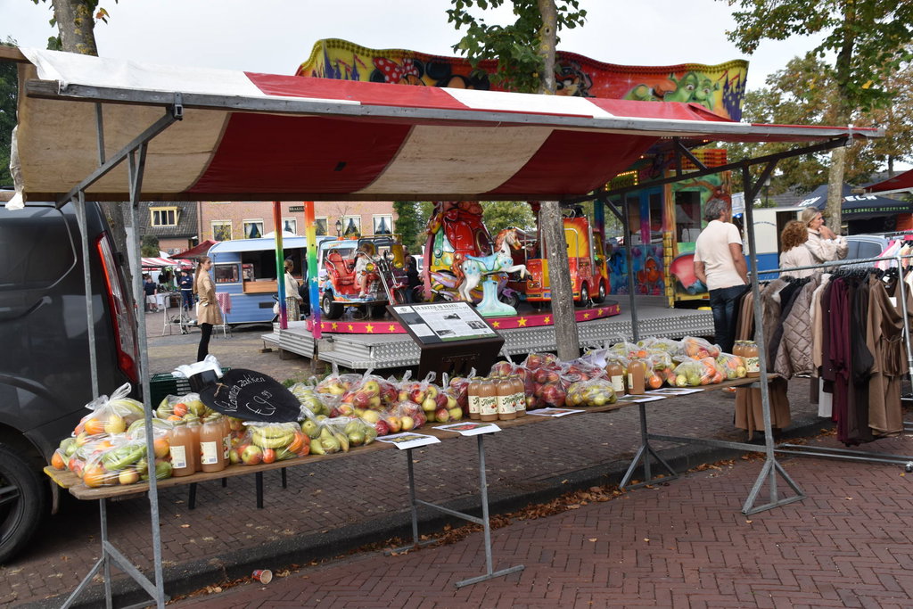 Ook de warenmarkt werd goed bezocht.