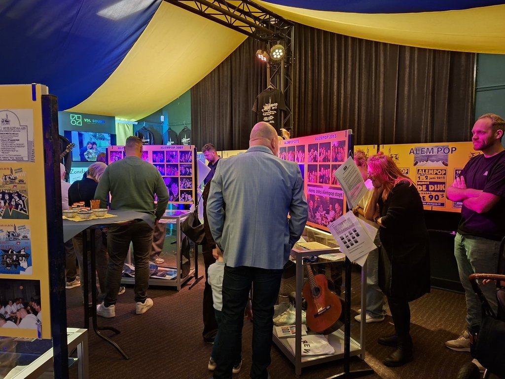 Een tent vol mooie herinneringen aan de legendarische muziekfeesten