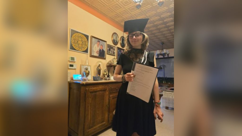 Foto: Dochter Ceres met haar diploma.