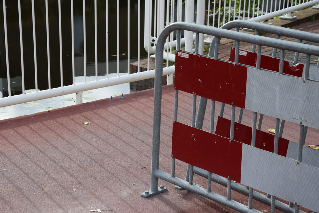 De pilot staat inmiddels op losse schroeven.
