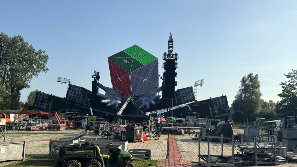 Alles moet tot in de puntjes kloppen voordat de festivalbezoeker het terrein mag betreden.