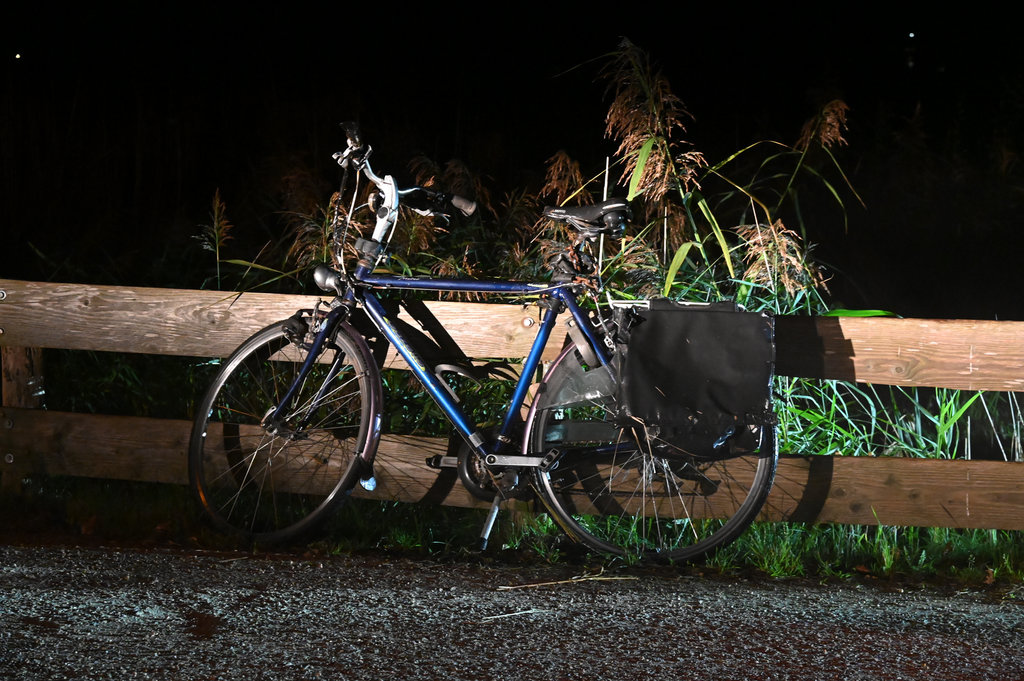 Ook de fiets van de man werd uit het water gevist.