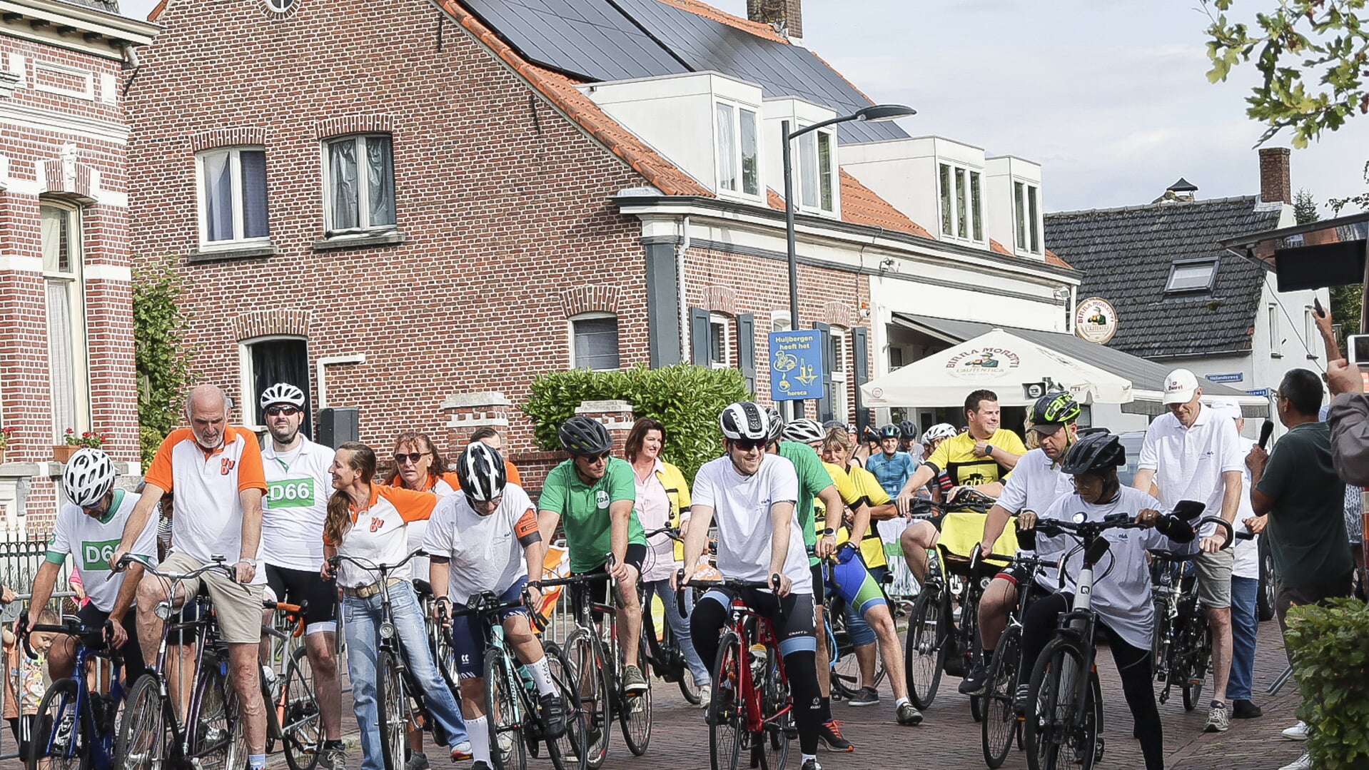 Kermis, wielerwedstrijden en braderie in Huijbergen