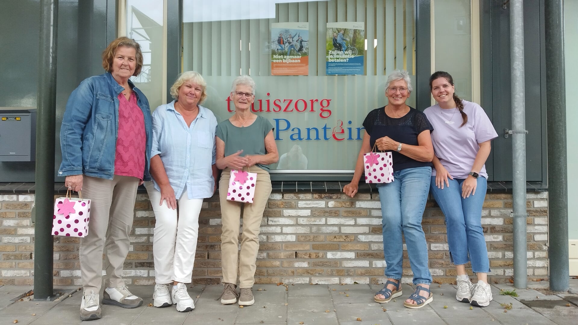 Vrijwilligers Zorgcoöperatie Schaijk helpen Pantein de zomer door