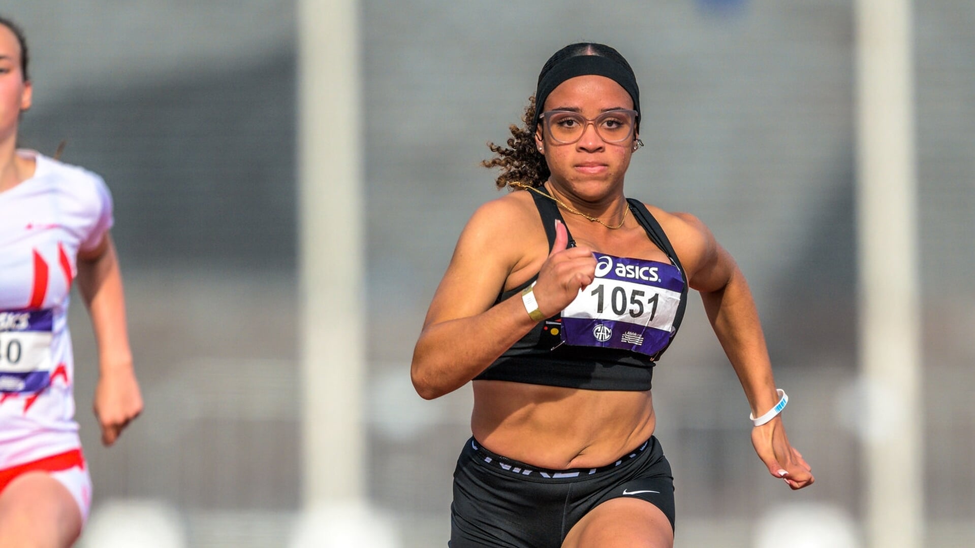 Rovienska Vis sprint naar uitzonderlijke vijfde plek voor Bonaire op NK Atletiek
