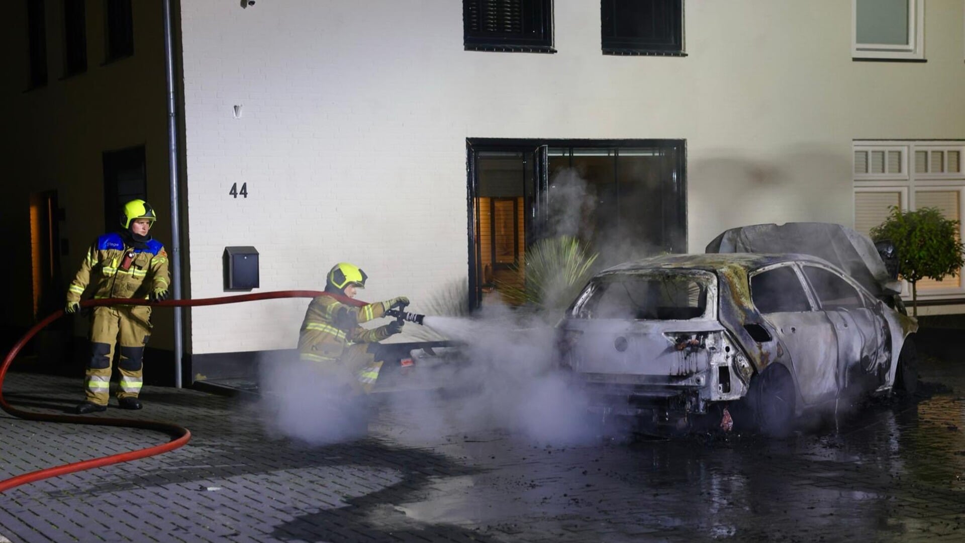 Autobrand in Den Dungen