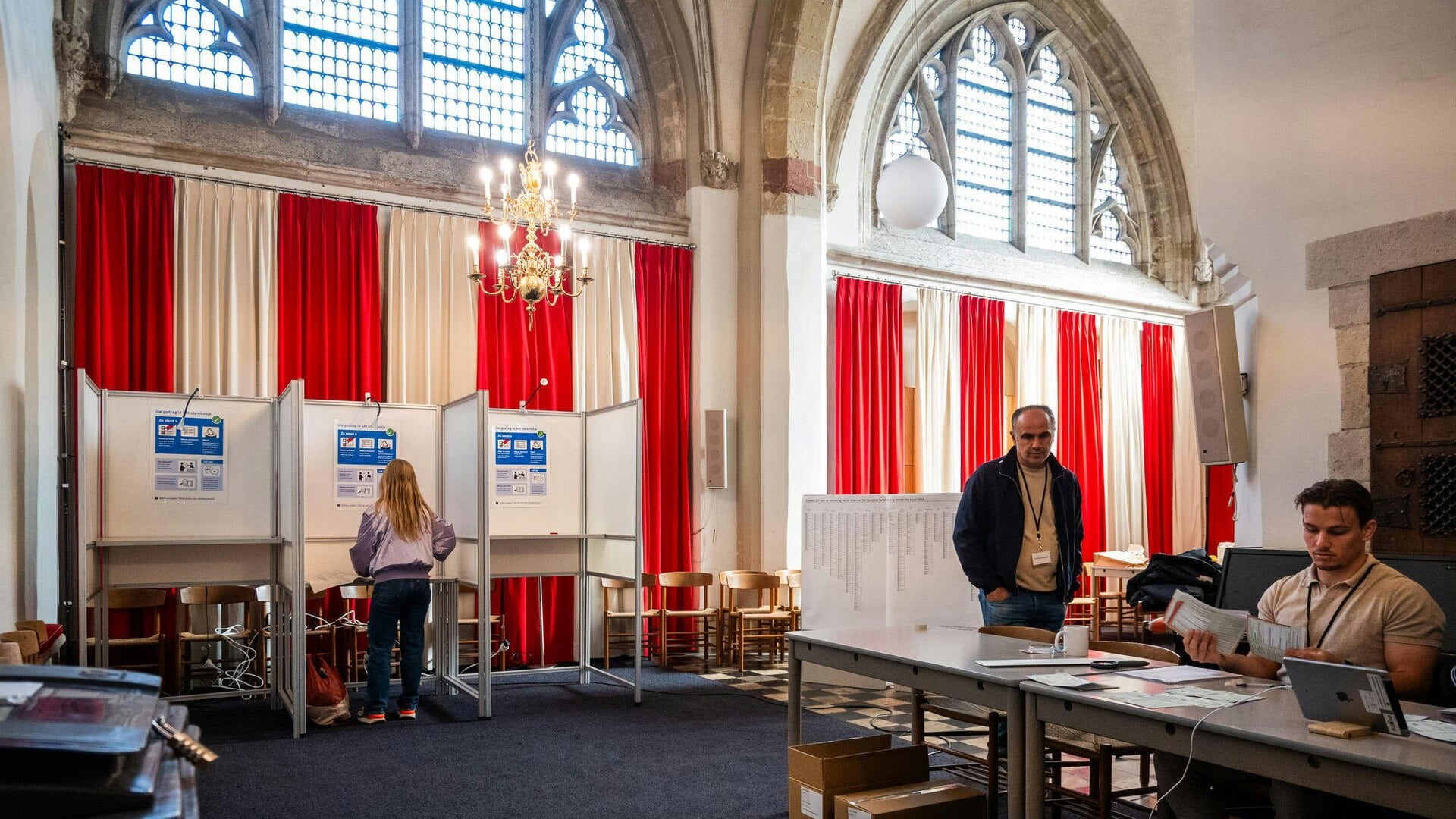De stembussen zijn geopend: Utrecht stemt voor de Europese ...