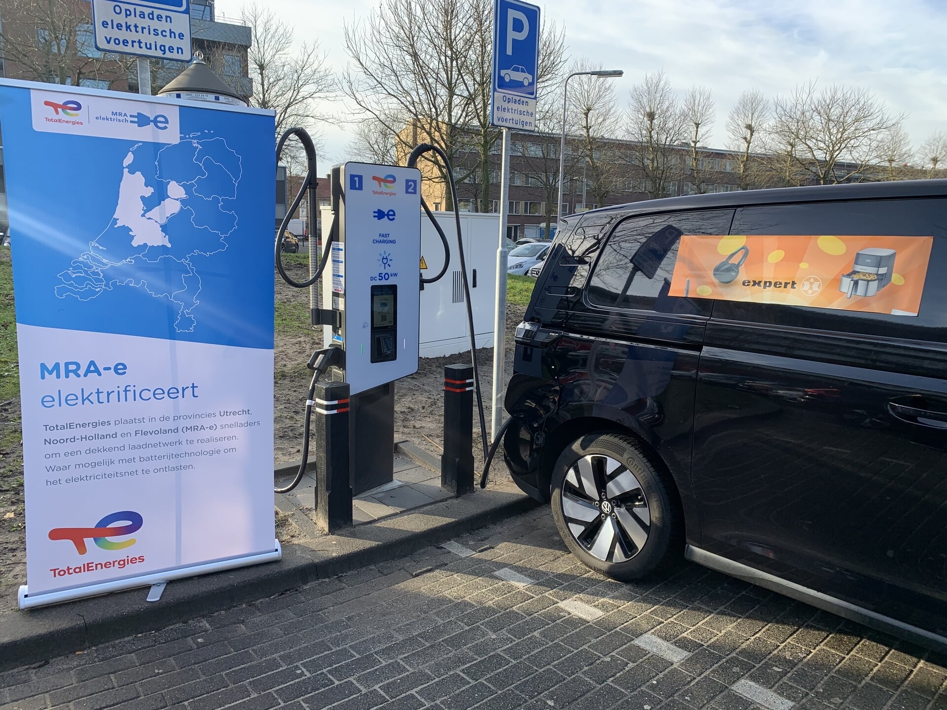 Eerste snellader voor elektrische auto’s in Diemen - De krant van Diemen