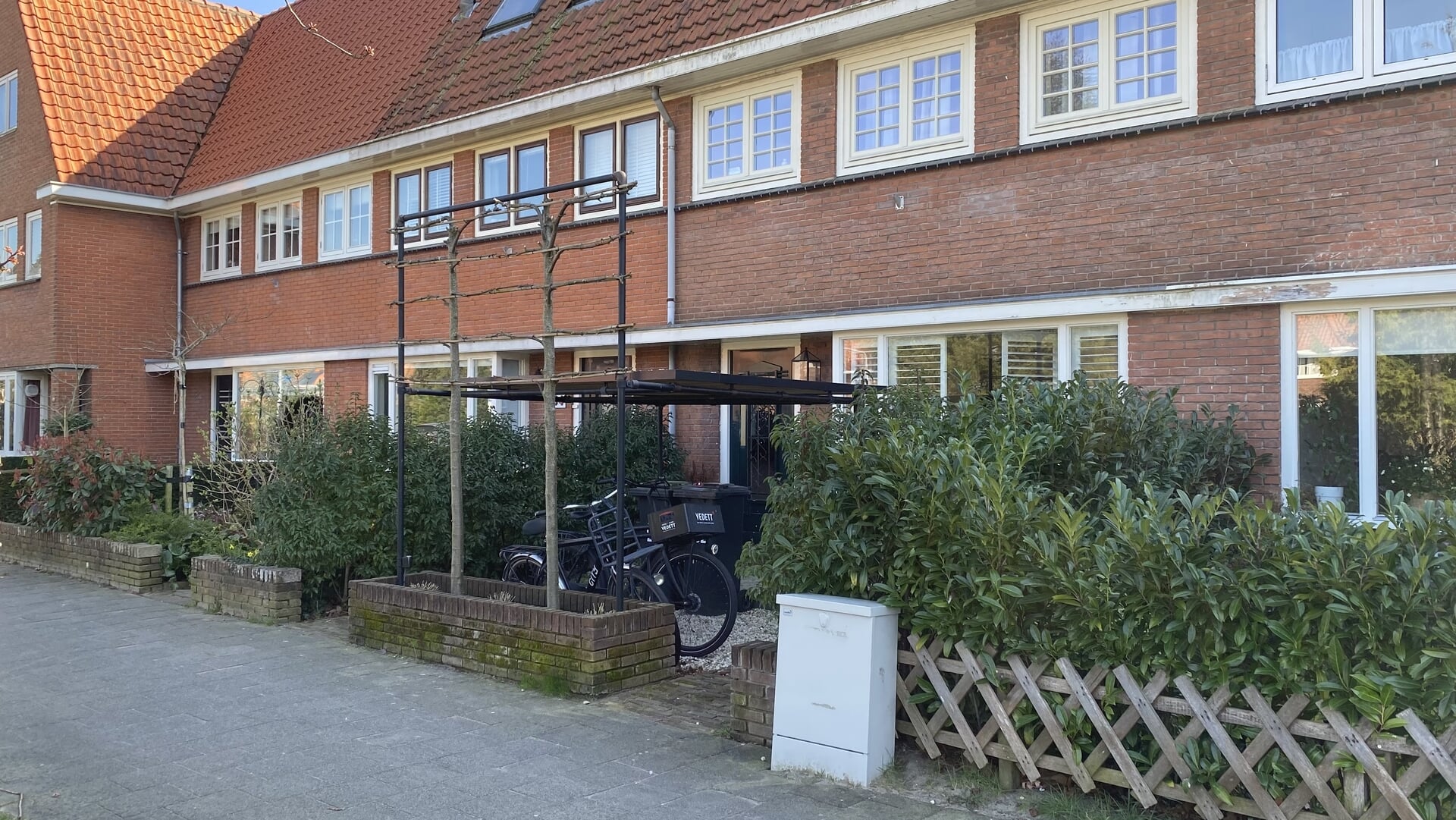 Hilversum ziet versoepelen regels voor plaatsen van fietsoverkappingen in voortuinen niet zitten