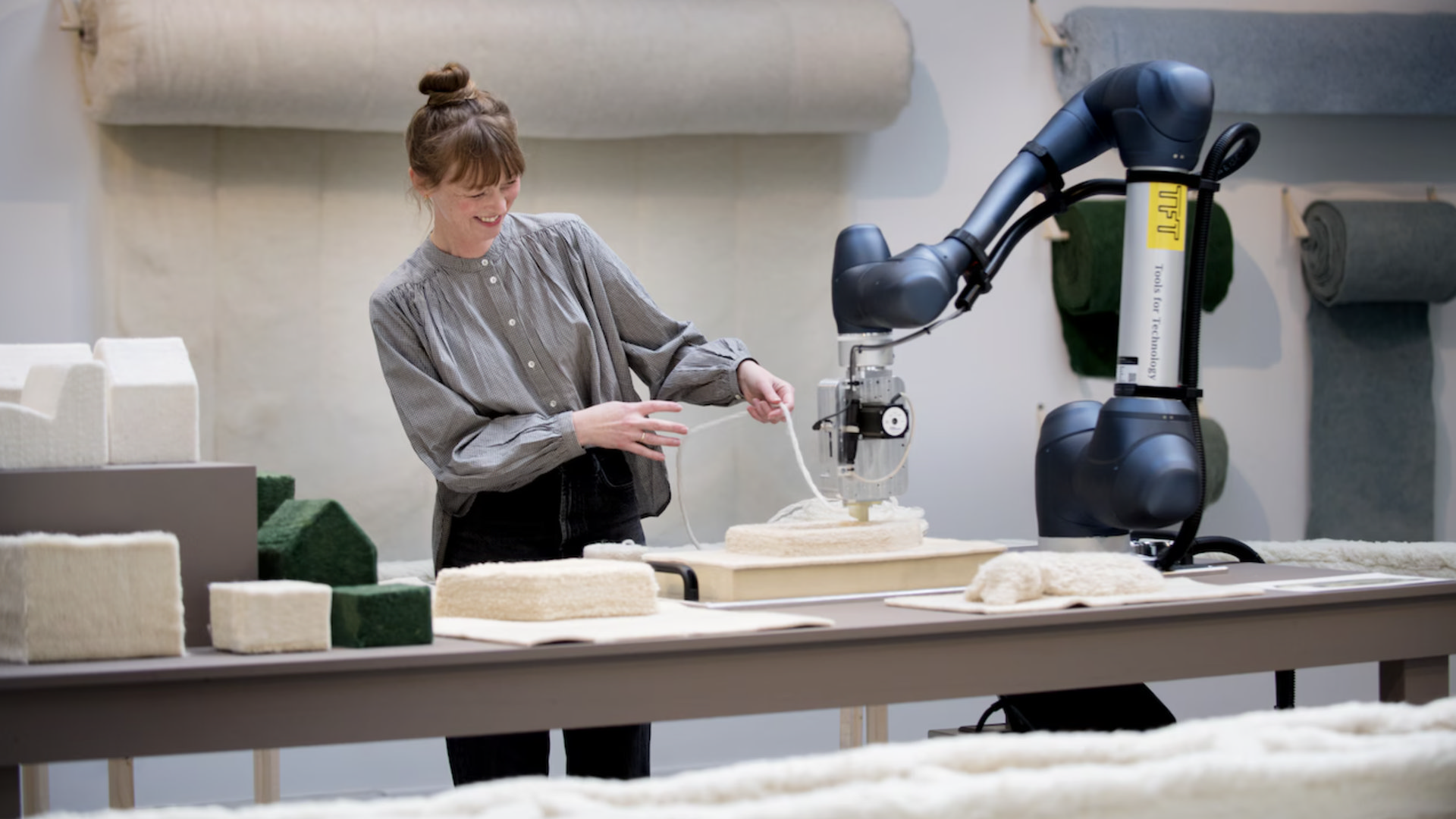 Tentoonstelling over wollen meubels