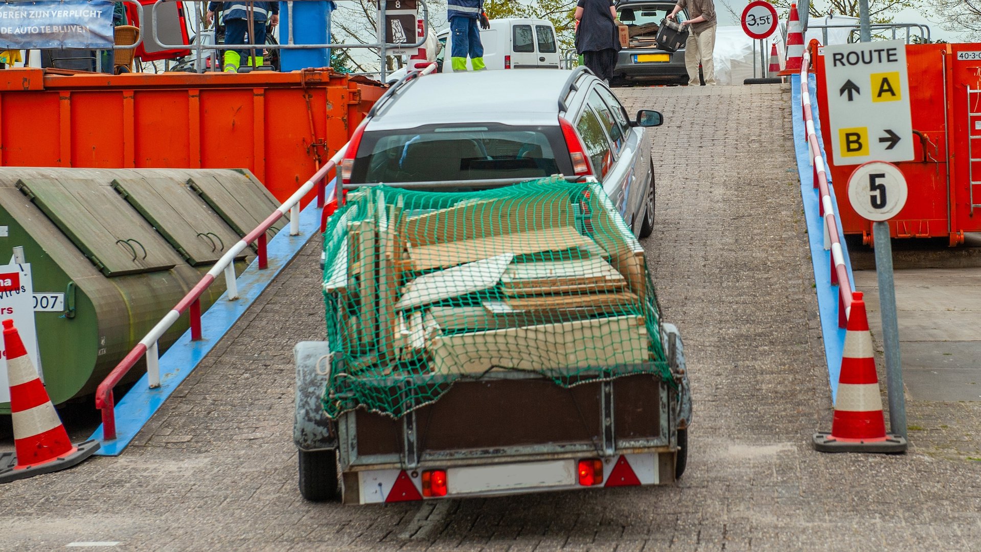 Kringloopcontainer op milieustraat Montfoort gesloten: winkel kan hem niet meer legen