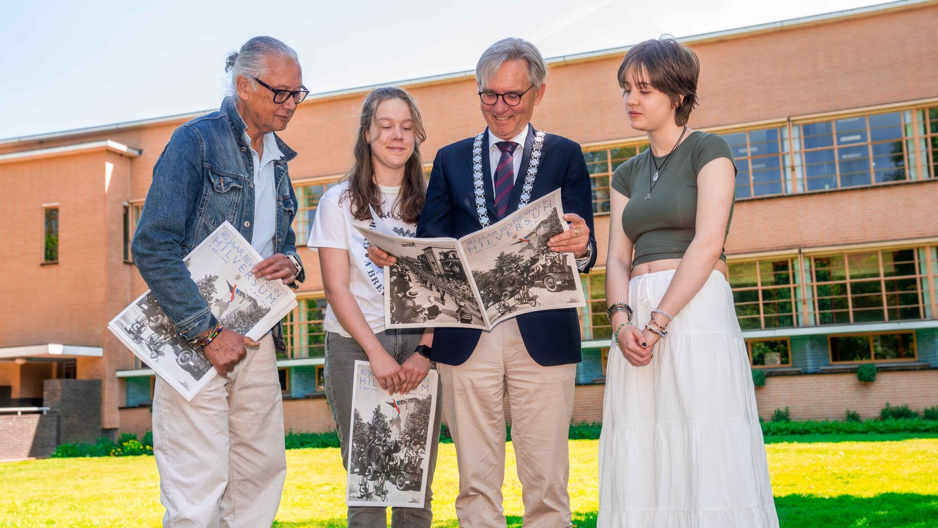 Speciale krant ‘80 jaar bevrijding in Hilversum’: ‘Het is echt een bewaarexemplaar’