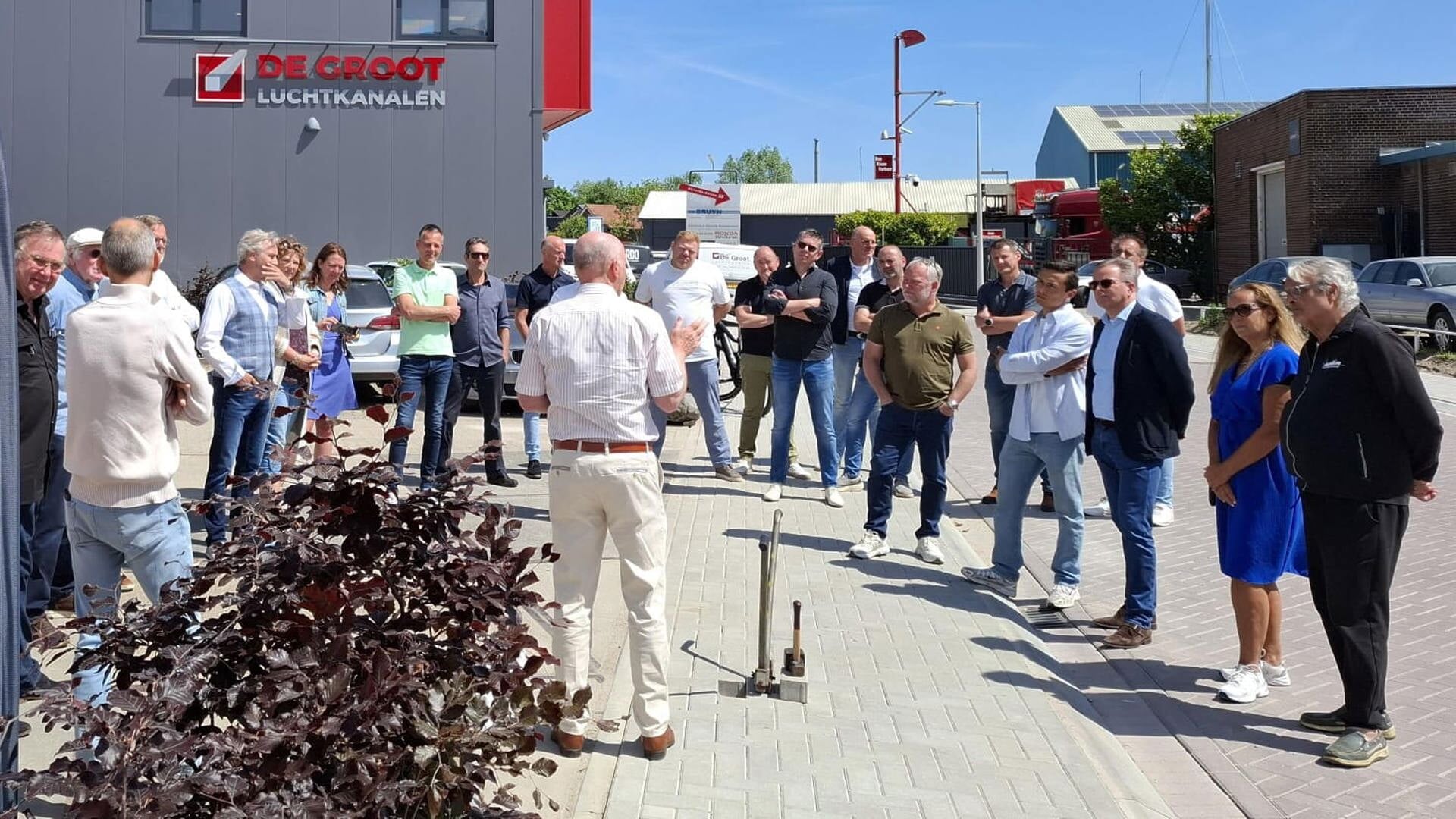 Vernieuwd bedrijventerrein Nijverheidslaan heropend