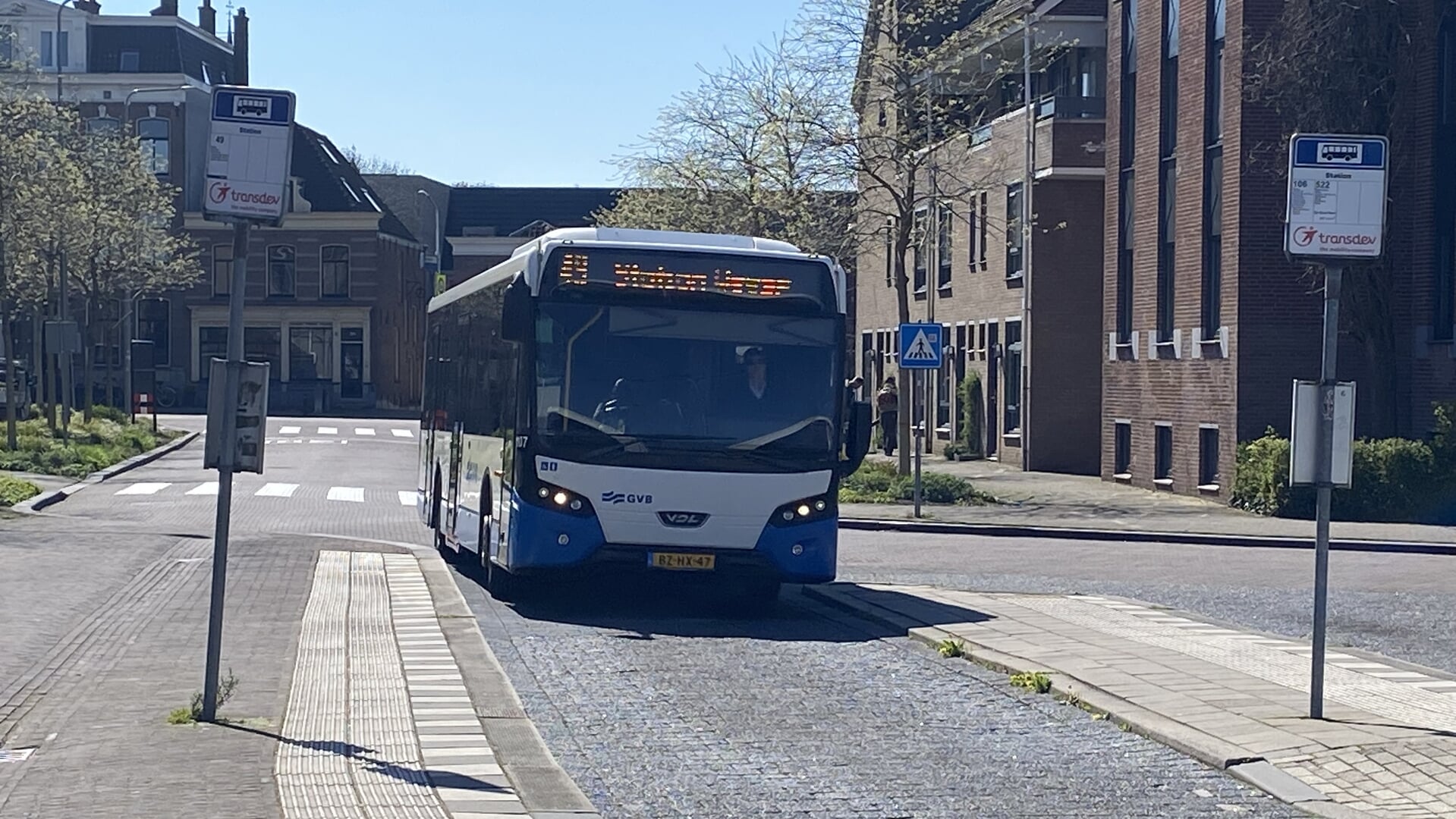 Nieuwe dienstregeling buslijn 49 gunstig voor Driemond, Weespersluis blijft nog buiten beeld