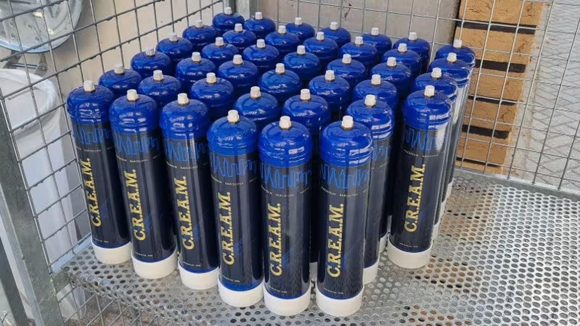 Hilversummer na uitgebreide achtervolging opgepakt voor bezit lachgascilinders en harddrugs