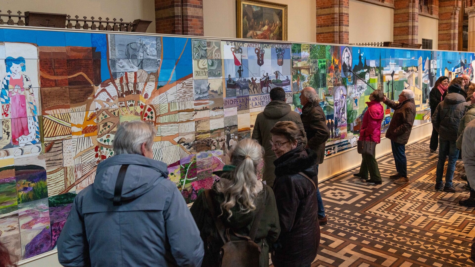 Onthulling grote schilderij ‘Panorama Hilversum’ in Gooische Brink jaar uitgesteld: ‘We wachten totd