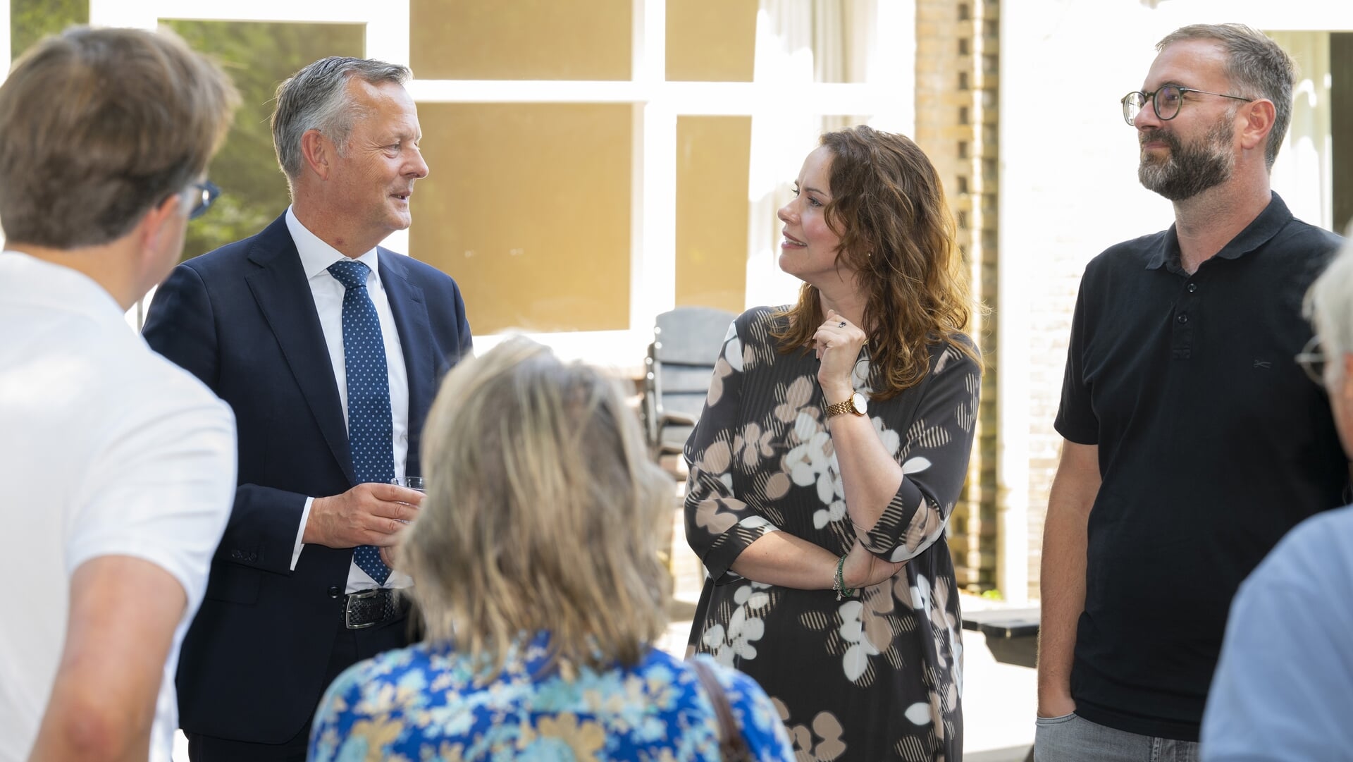 Commissaris van de Koning Arthur van Dijk bezoekt Hilversum