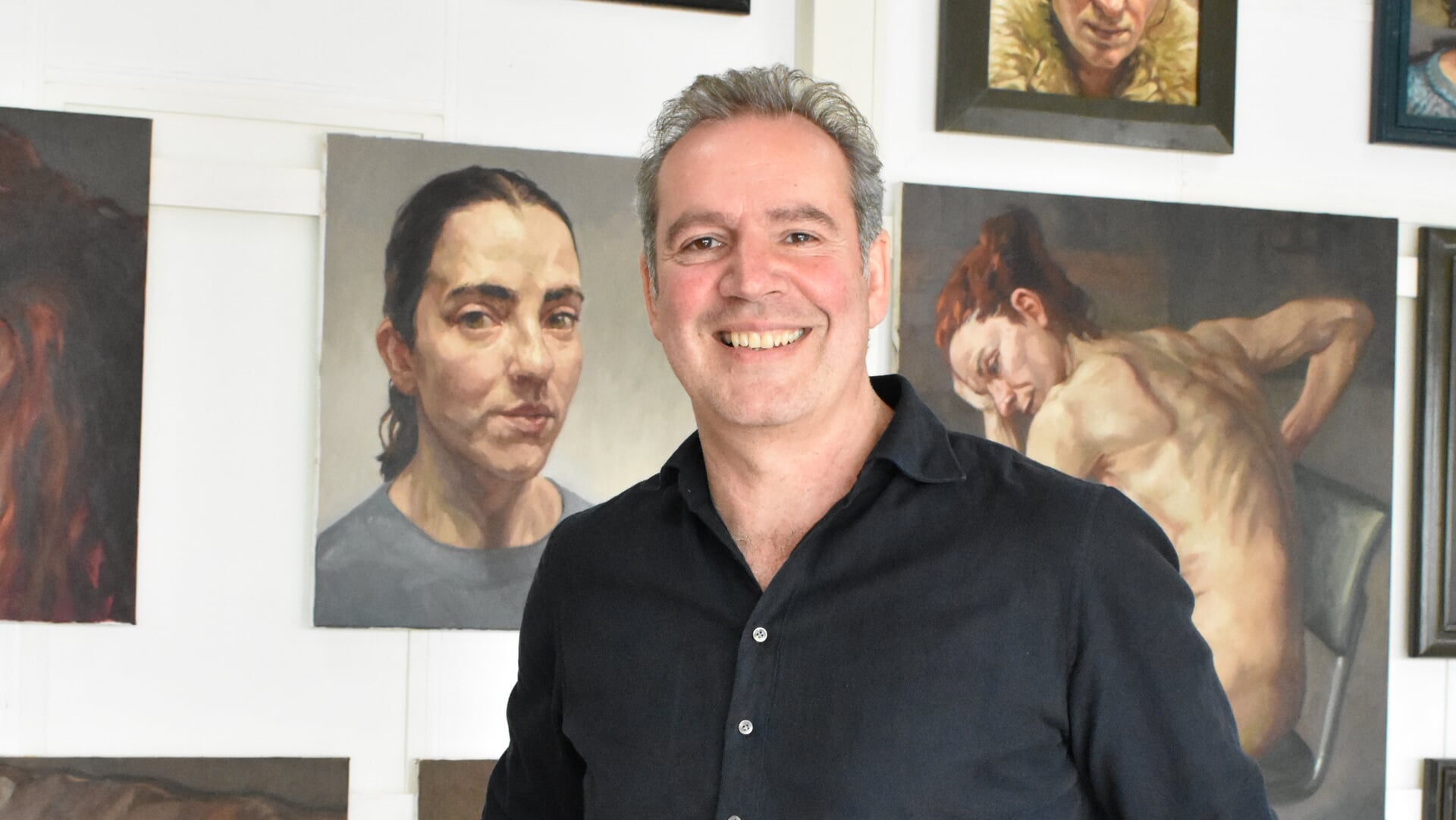 ‘Portretkunst verdient meer waardering als kunstvorm op zich.’ Weesper kunstenaar heeft grote ambiti
