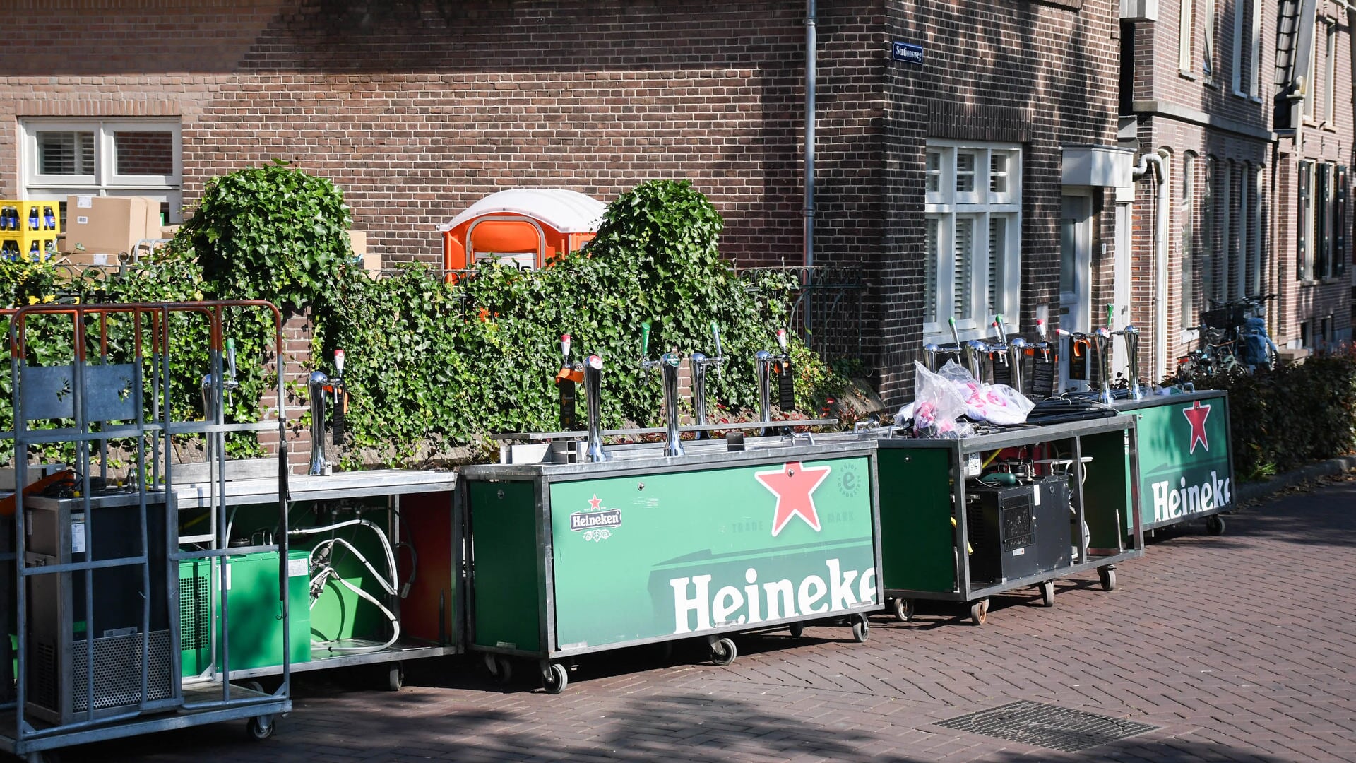 Strakke regels voor horeca tijdens Sluis-en bruggenfeest 2025