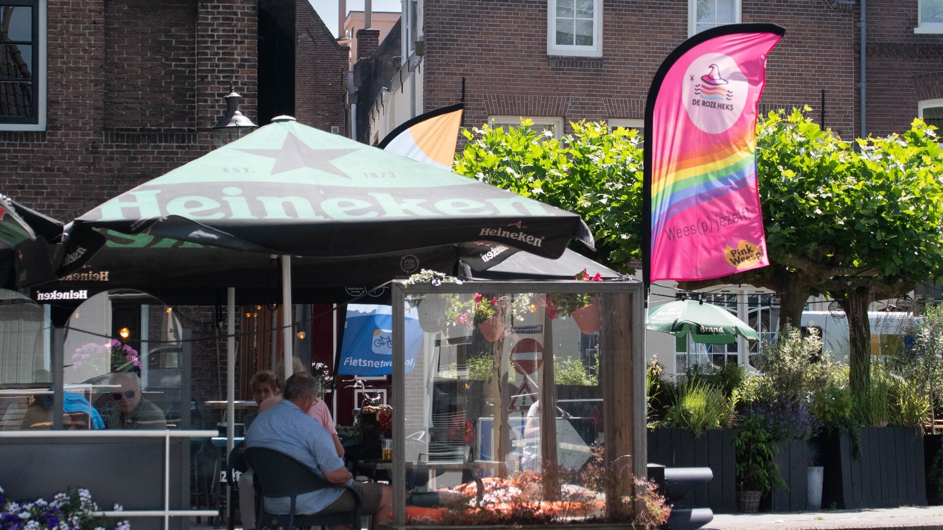 Pink Weesp organiseert Roze Borrel in café de Heksenketel