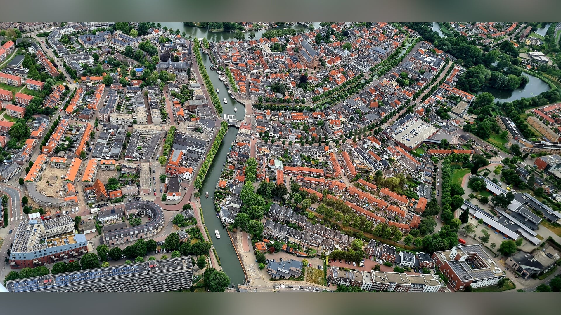 Weesp steekt in veel gevallen boven de rest van de gemeente Amsterdam uit