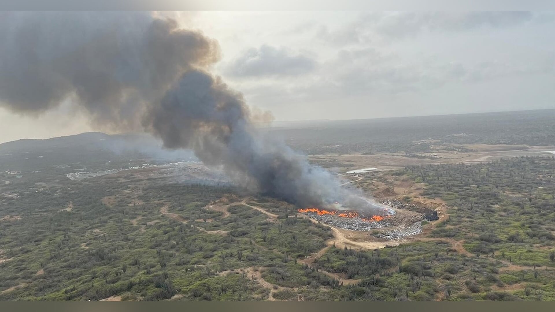 Onafhankelijk onderzoek naar afvalstort Selibon op Bonaire geëist - Het ...