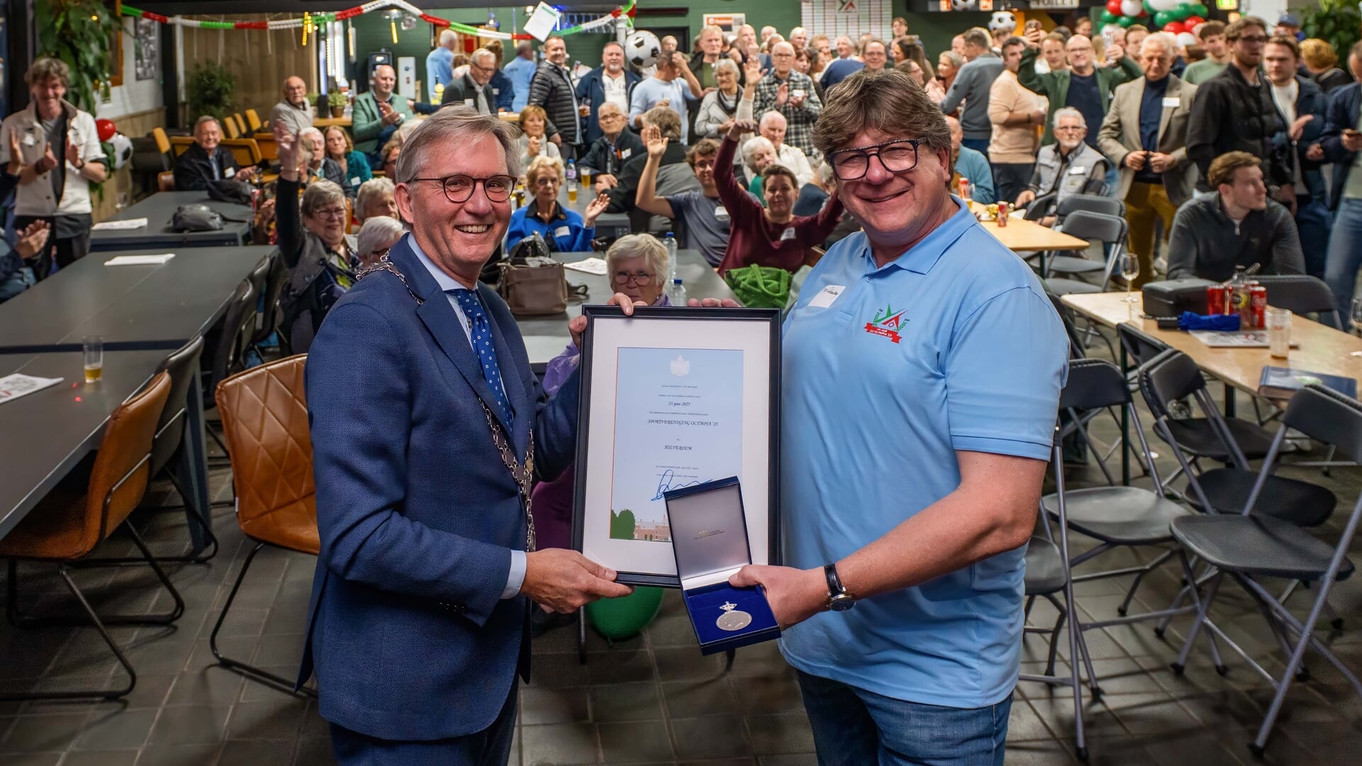 Koninklijke Erepenning voor het jarige SV Olympia’25: ‘Hilversum is enorm trots op deze sportverenig