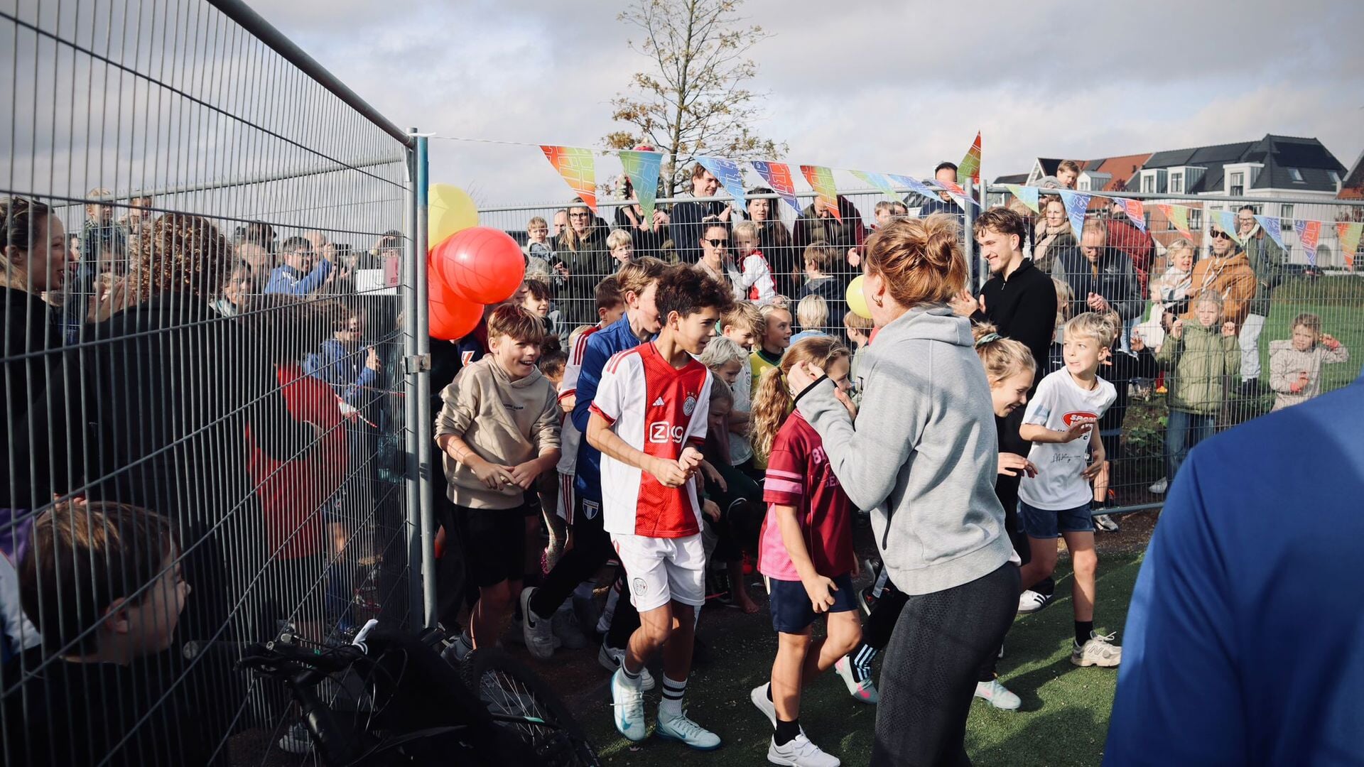 Ajax-verrassing bij opening Gouwpark