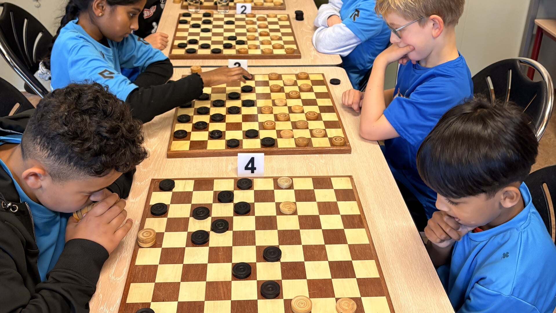 Titus Brandsmaschool en Lorentzschool winnaars derde Hilversumse schooldamtoernooi