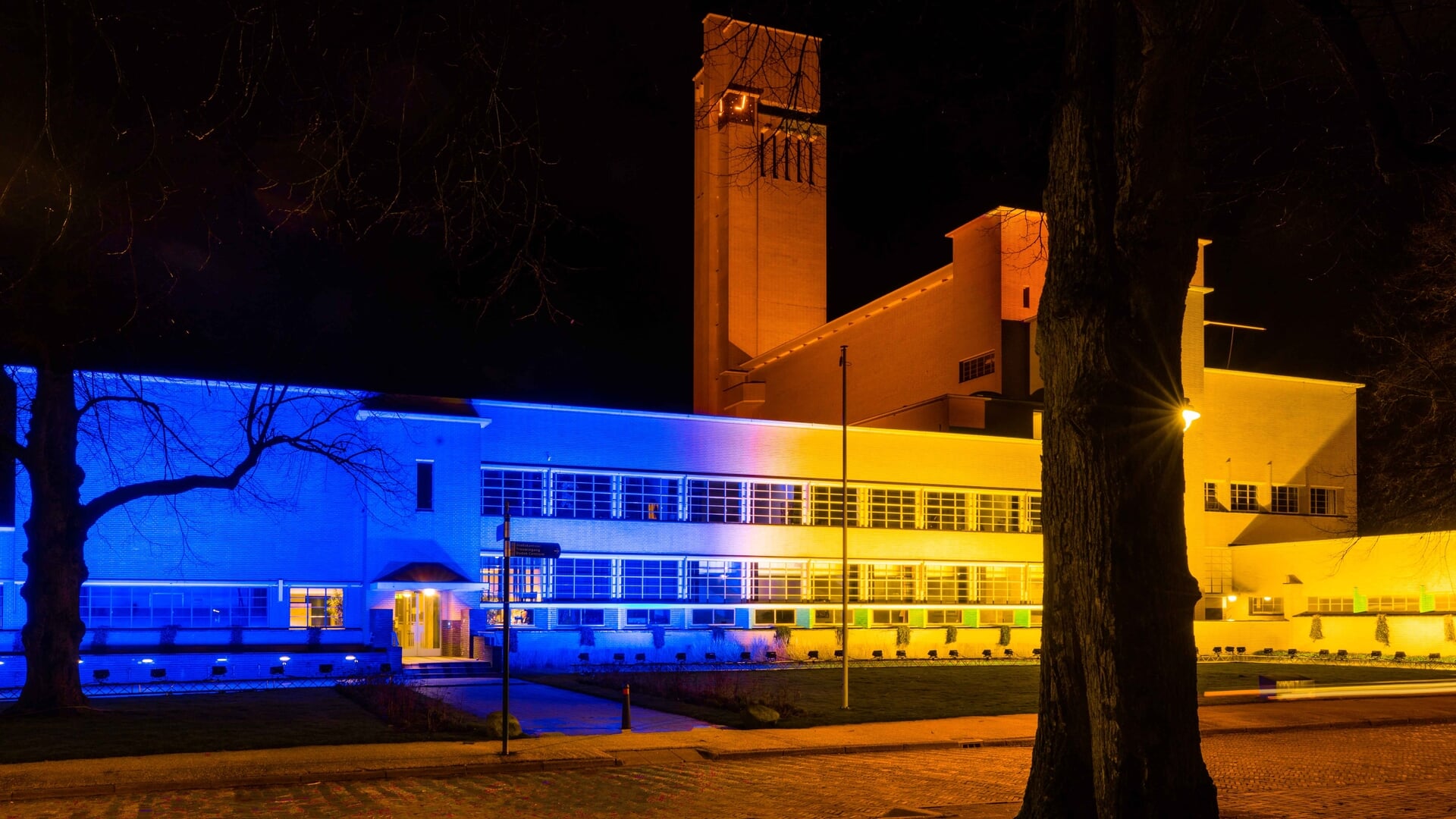 Hilversum wil pand Emmastraat kopen voor opvang Oekraïners