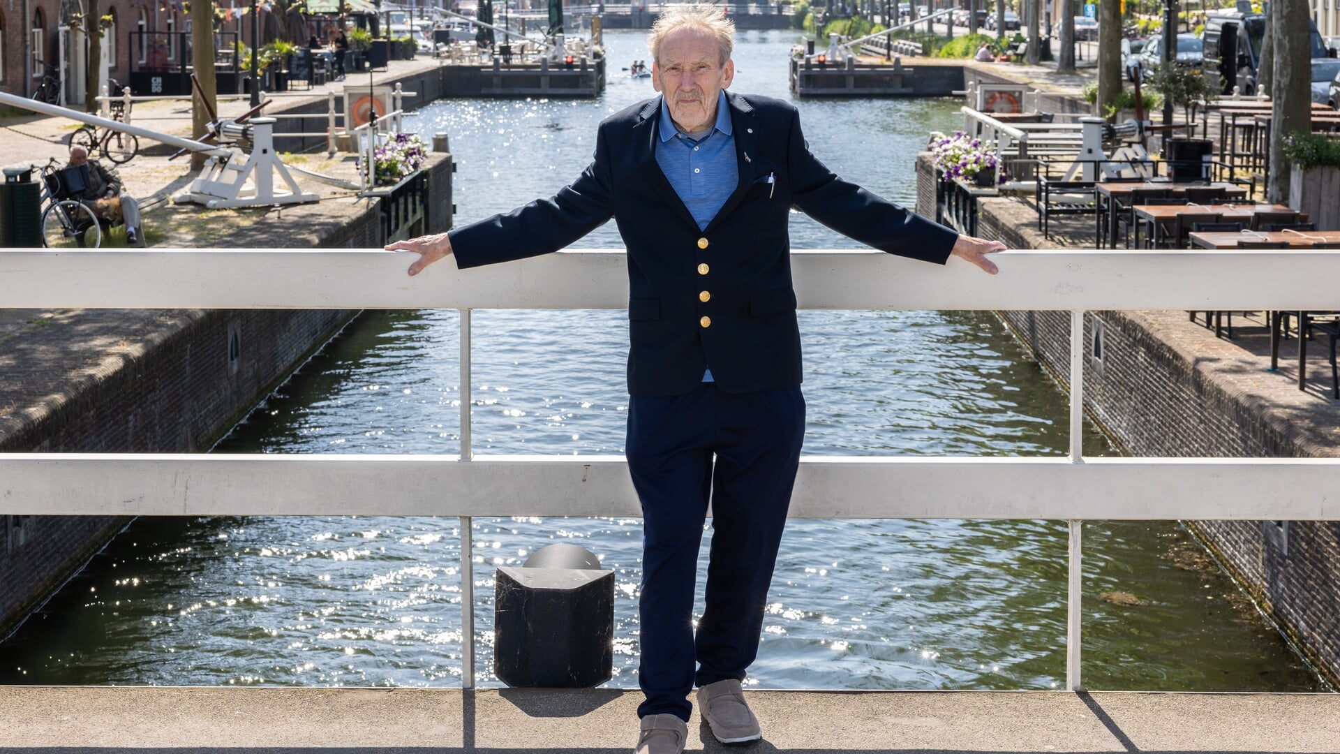 Met Cor van Willigenburg is een actieve Weesper heengegaan