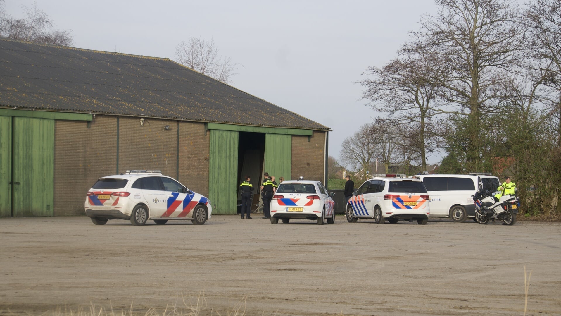 Drie Verdachten Aangehouden Na Aantreffen Drugslab In Achthuizen ...