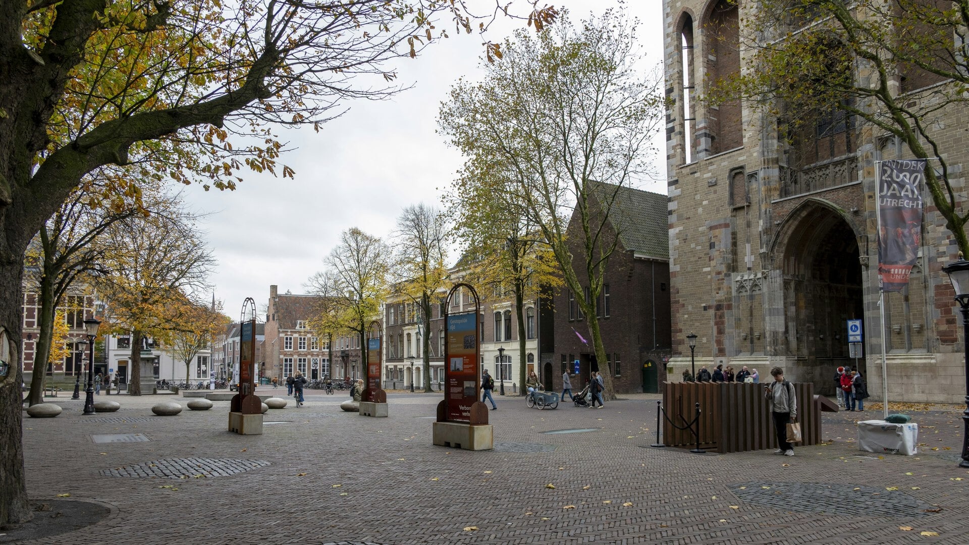 Domplein in Utrecht krijgt interactieve stenen stadsplattegrond - Het ...