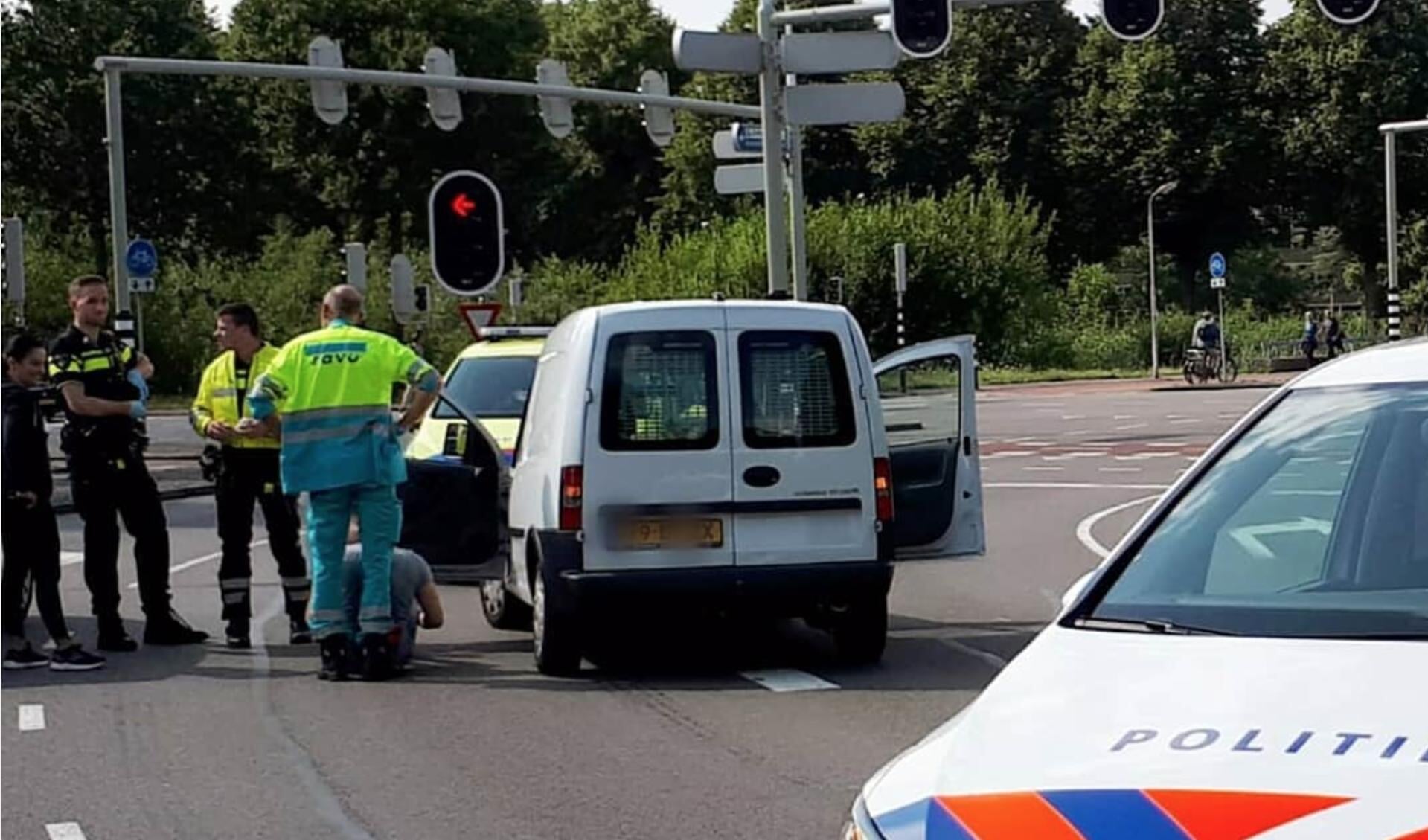 Persoon met drugs op haalt gevaarlijke manoeuvres uit
