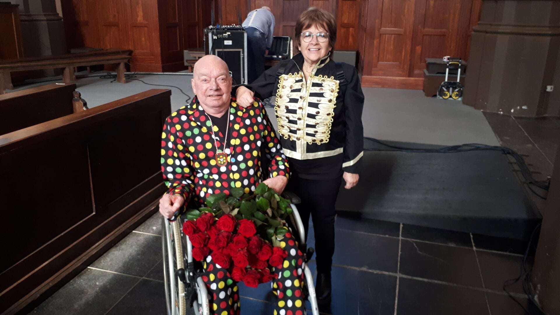 24 Rode rozen voor Wim van den Biggelaar