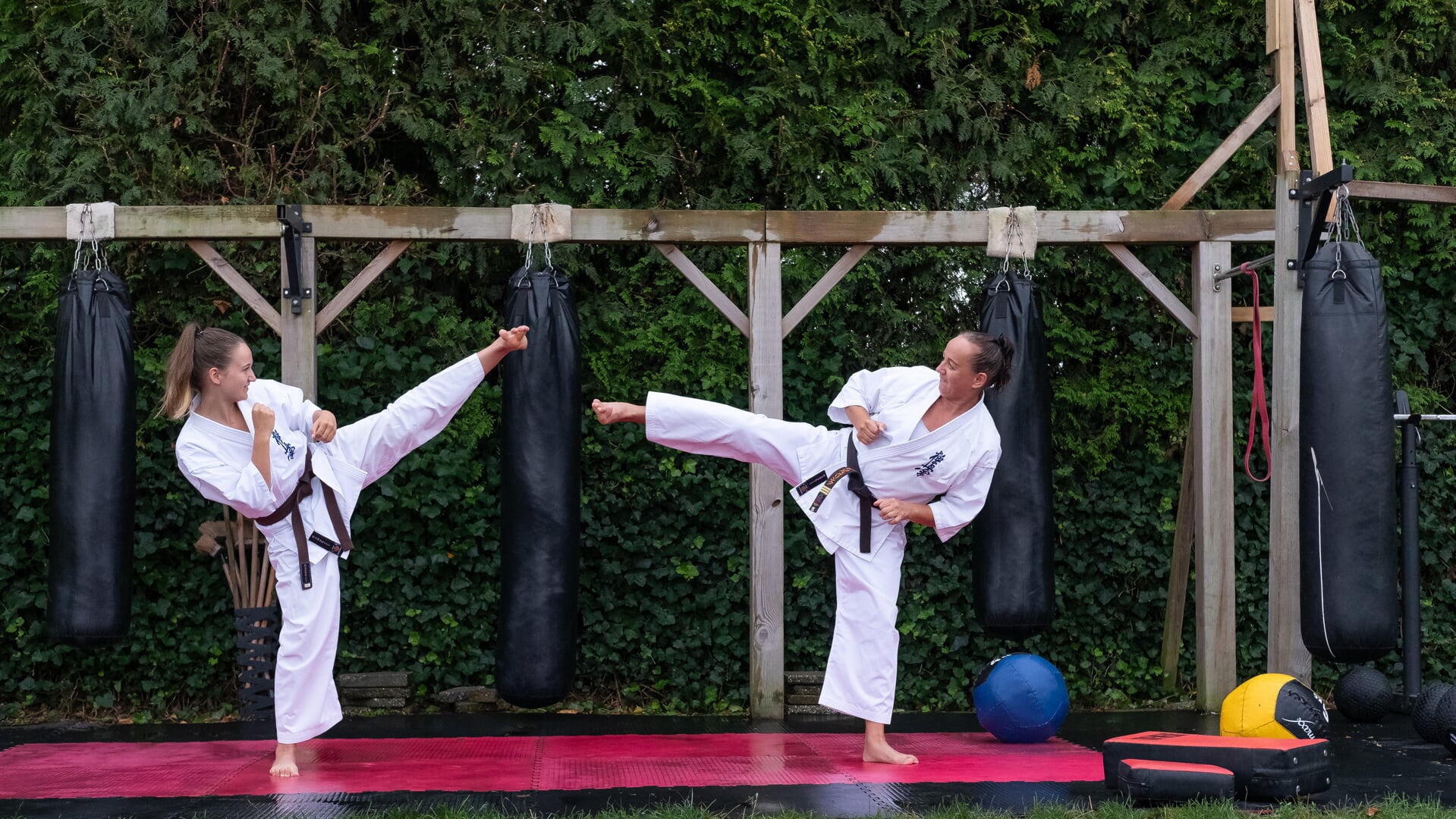 Rosmalense haalt op een na hoogste graad karate: Sensei Jet Groot ...