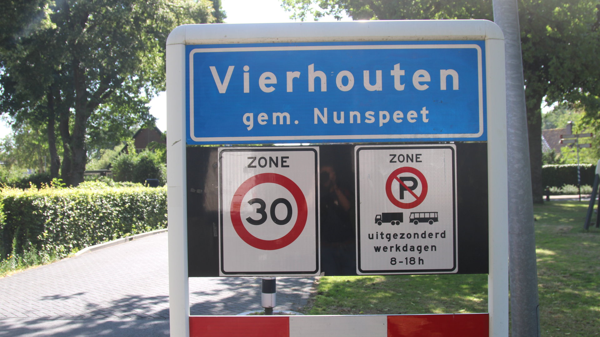 Verkeerd geplaatst hekwerk aan Waskolkweg in Nunspeet leidt tot grondverkoop