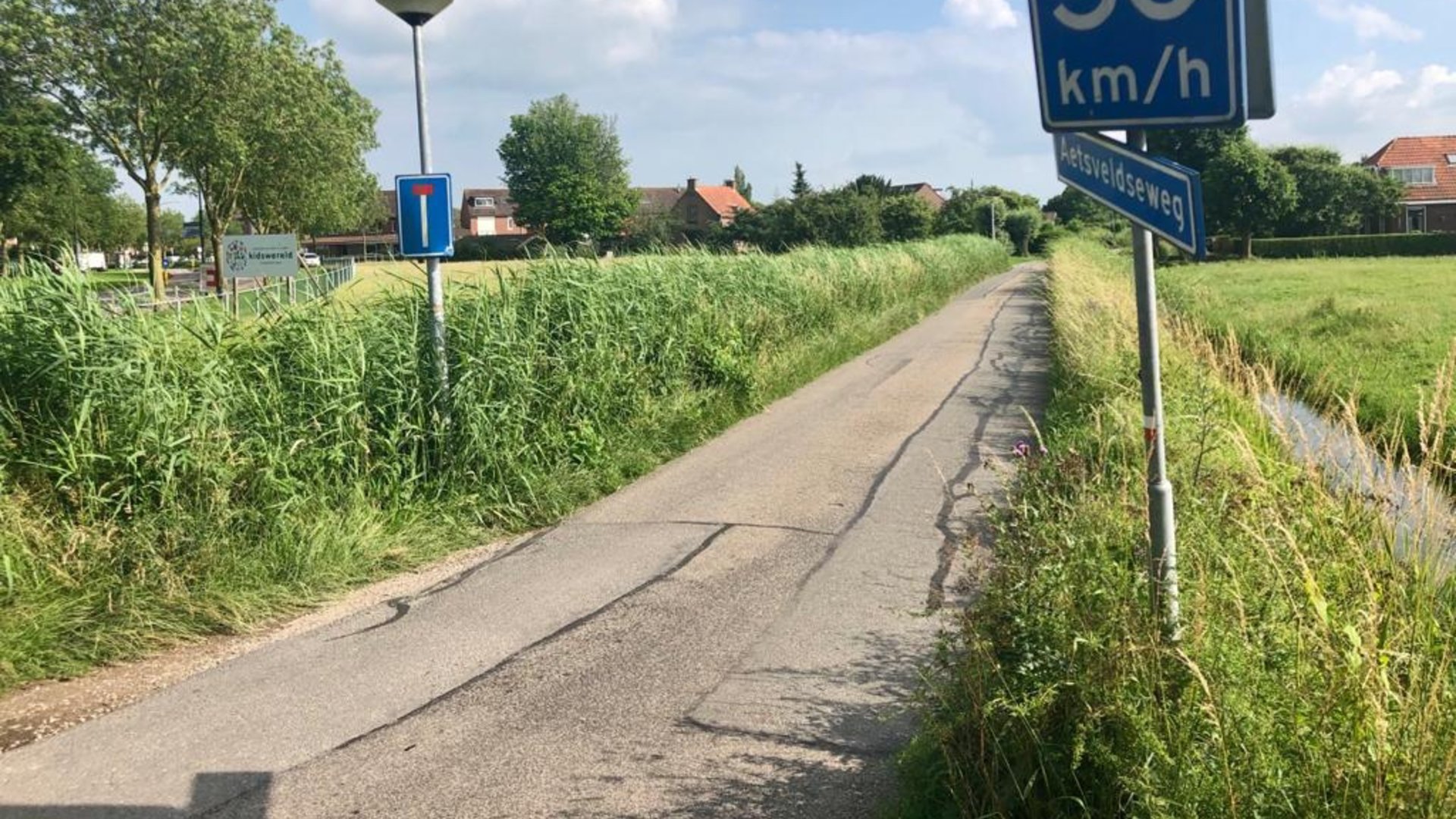 Aetsveldseweg meerdere dagen dicht voor asfaltonderhoud, ook Blijwaterpad dicht