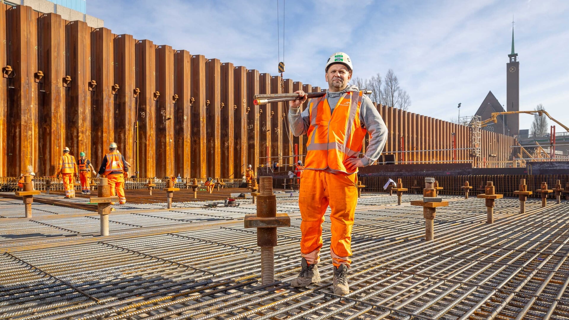 Publiek kan op Amstelveense Dag van de Bouw 15 meter afdalen om werk aan open tunnelbak in A9 te bek