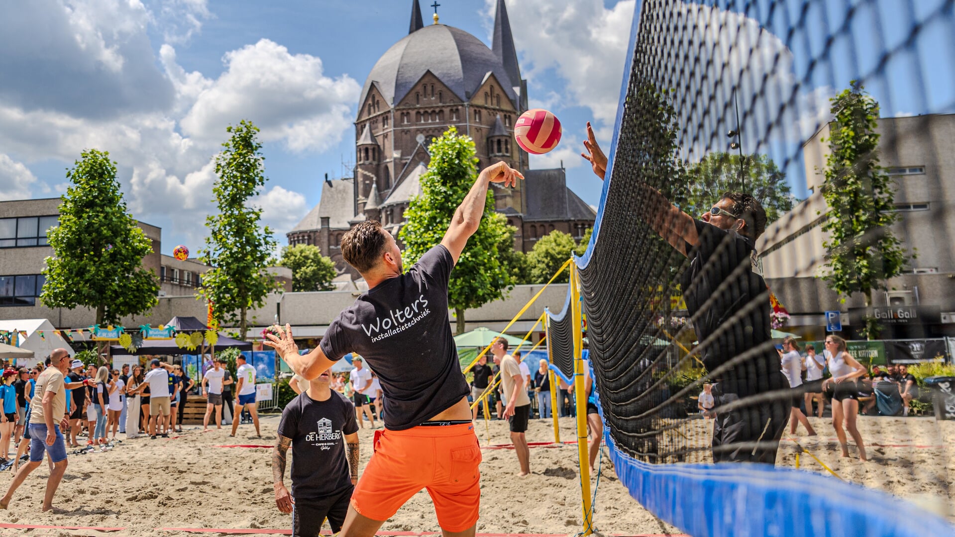 Beachvolleybal Toernooi weer op horecaplein in Geldrop