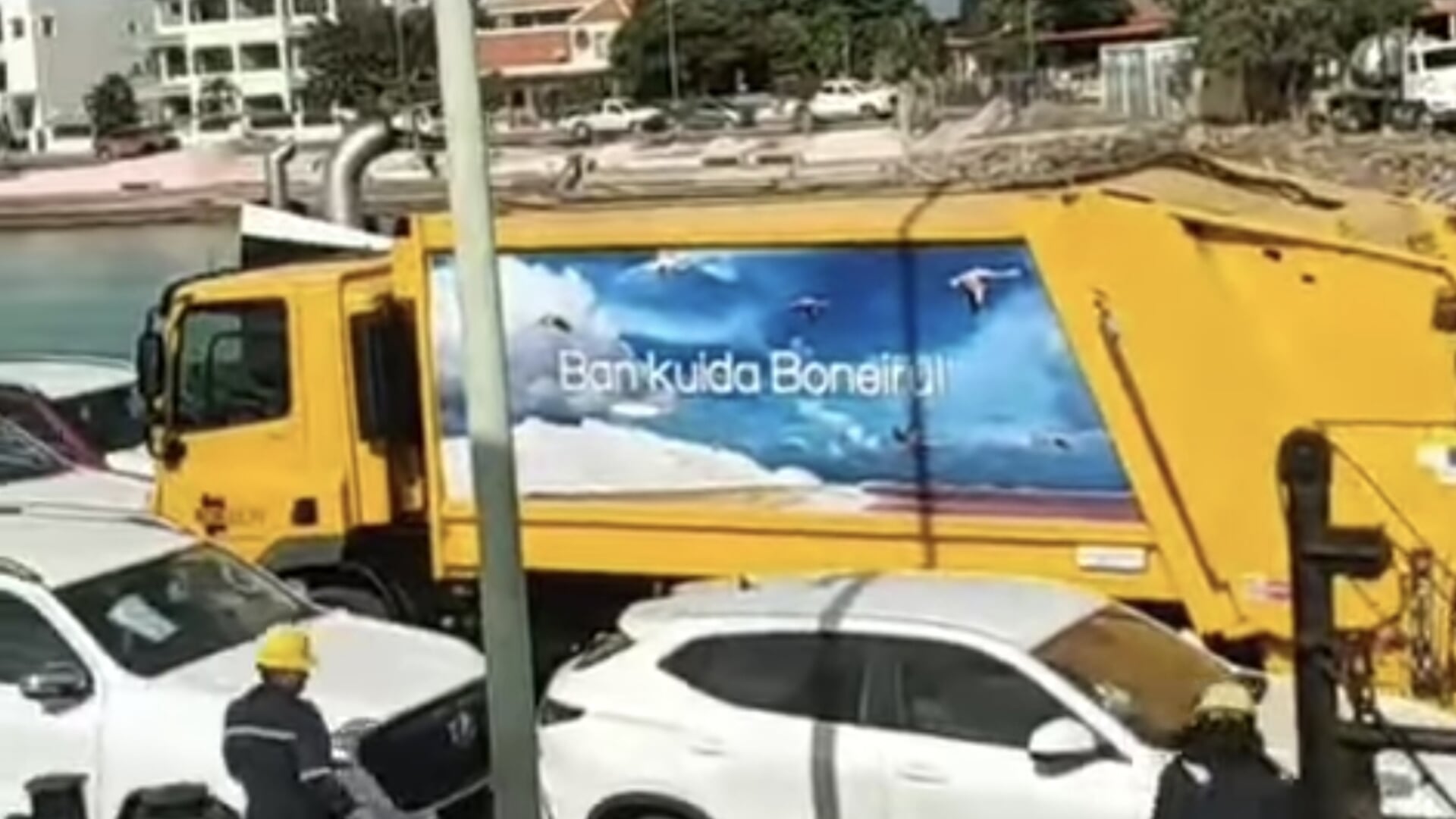 Two Garbage Trucks Arrive on Bonaire to Strengthen Selibon Fleet - News ...