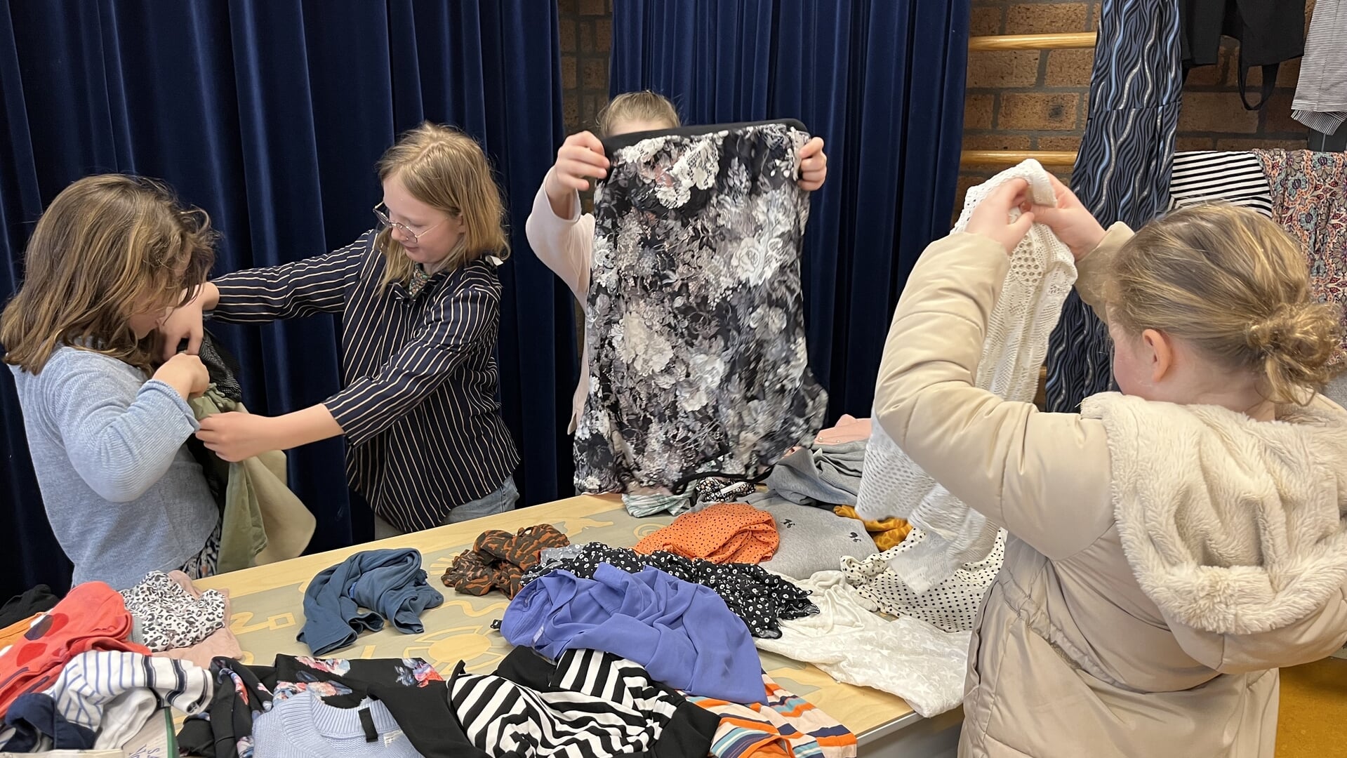 Meeneemmarkt bij Jan van Rijckenborghschool