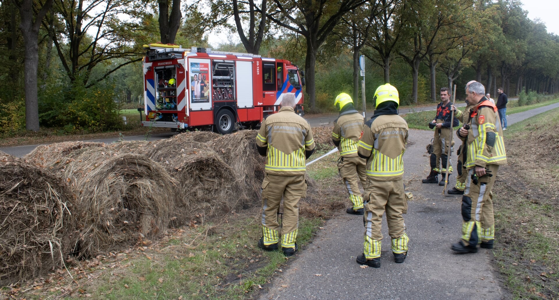 Brand in balen gemaaid hooi
