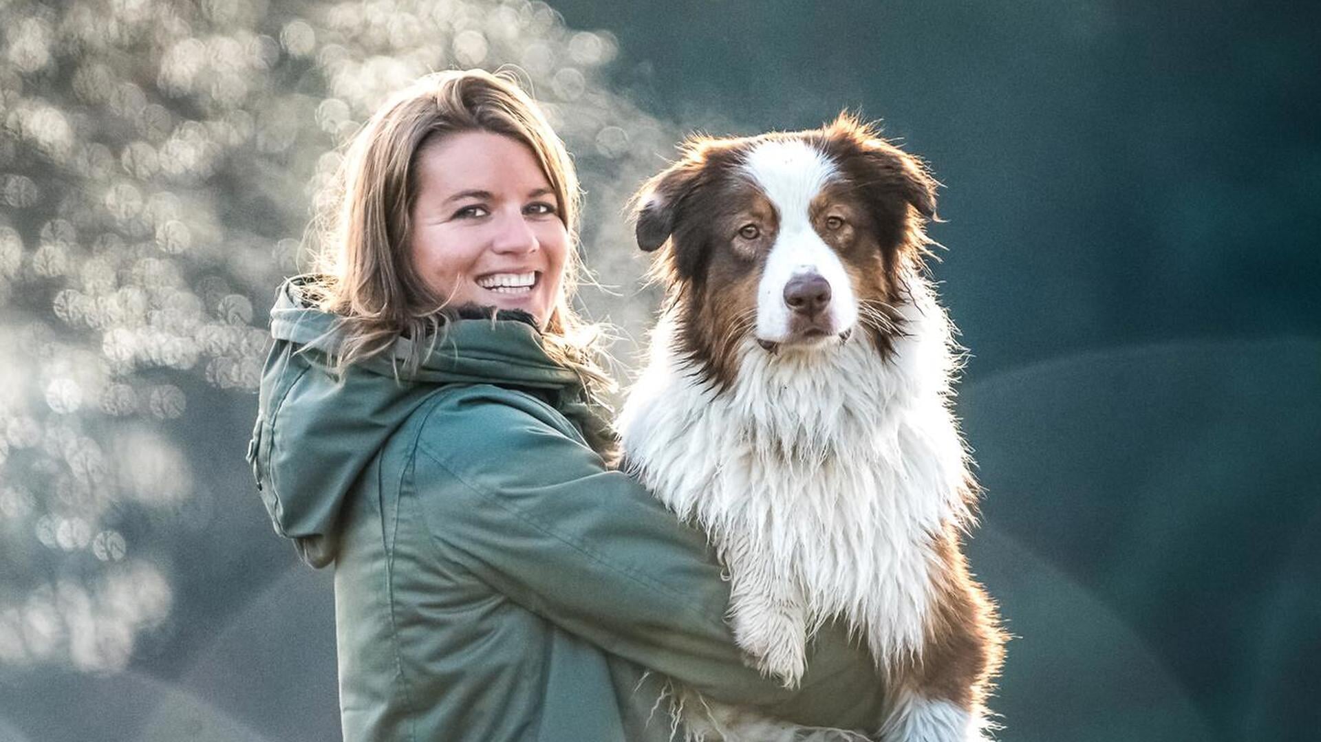 Dafne Schippers neemt het op tegen honden tijdens eerste ‘Olympische Spelen voor honden’ in Amsterda