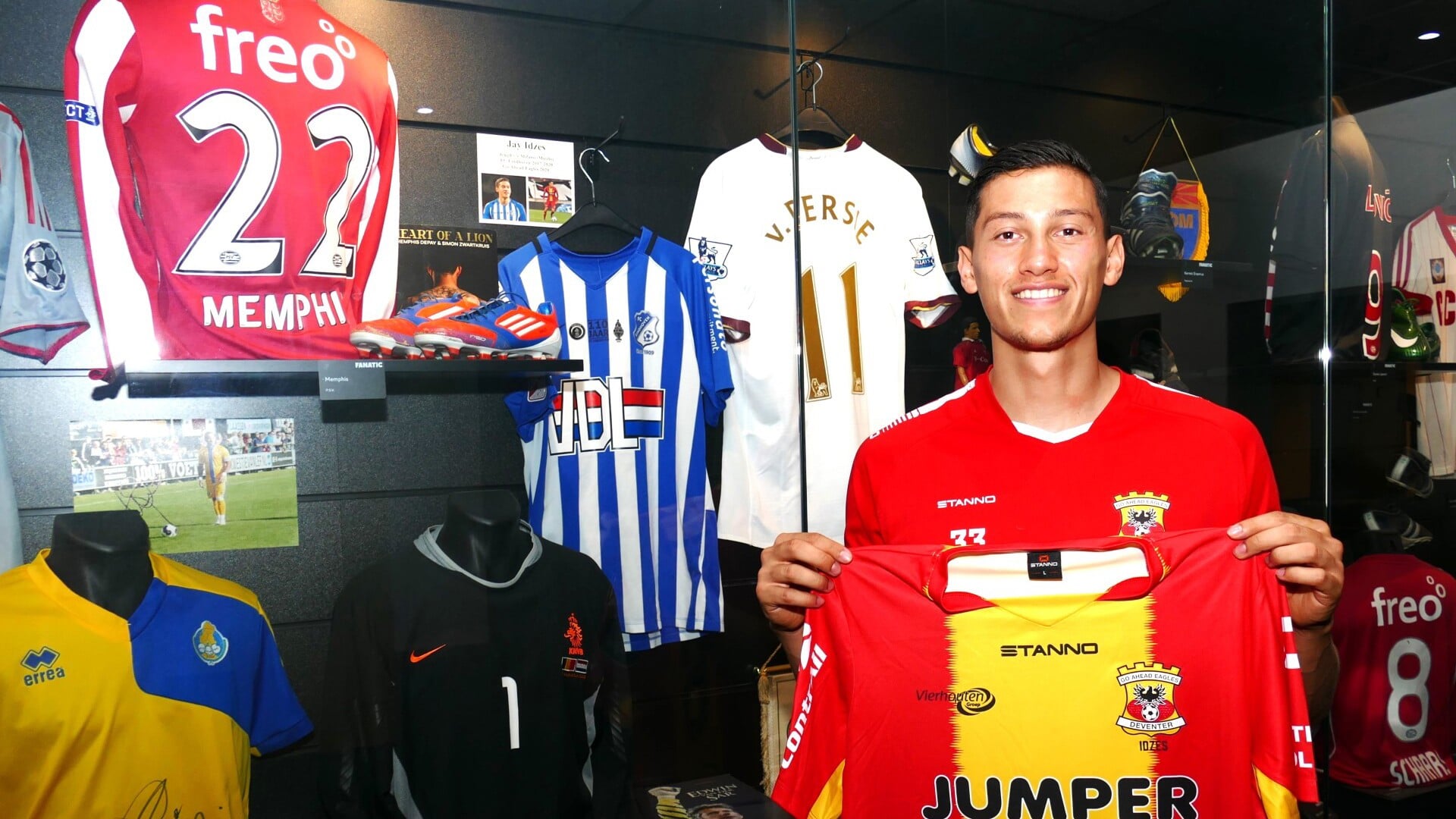 Ex-Mifano voetballer Jay Idzes maakt miljoenentransfer