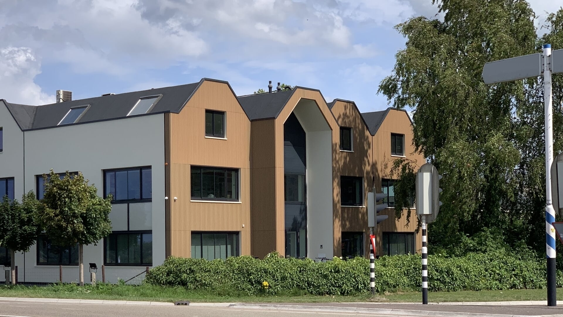 Gebouw Amstelstein heropend na grondige verbouwing en verduurzaming