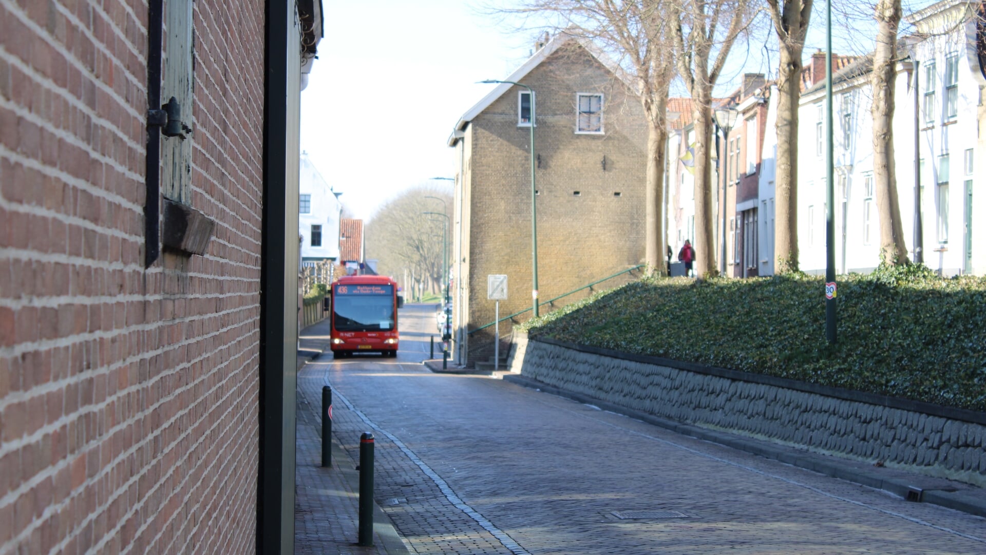 Bewoners ‘Krakeelstraten’ zijn vele lijnbussen door de straat beu