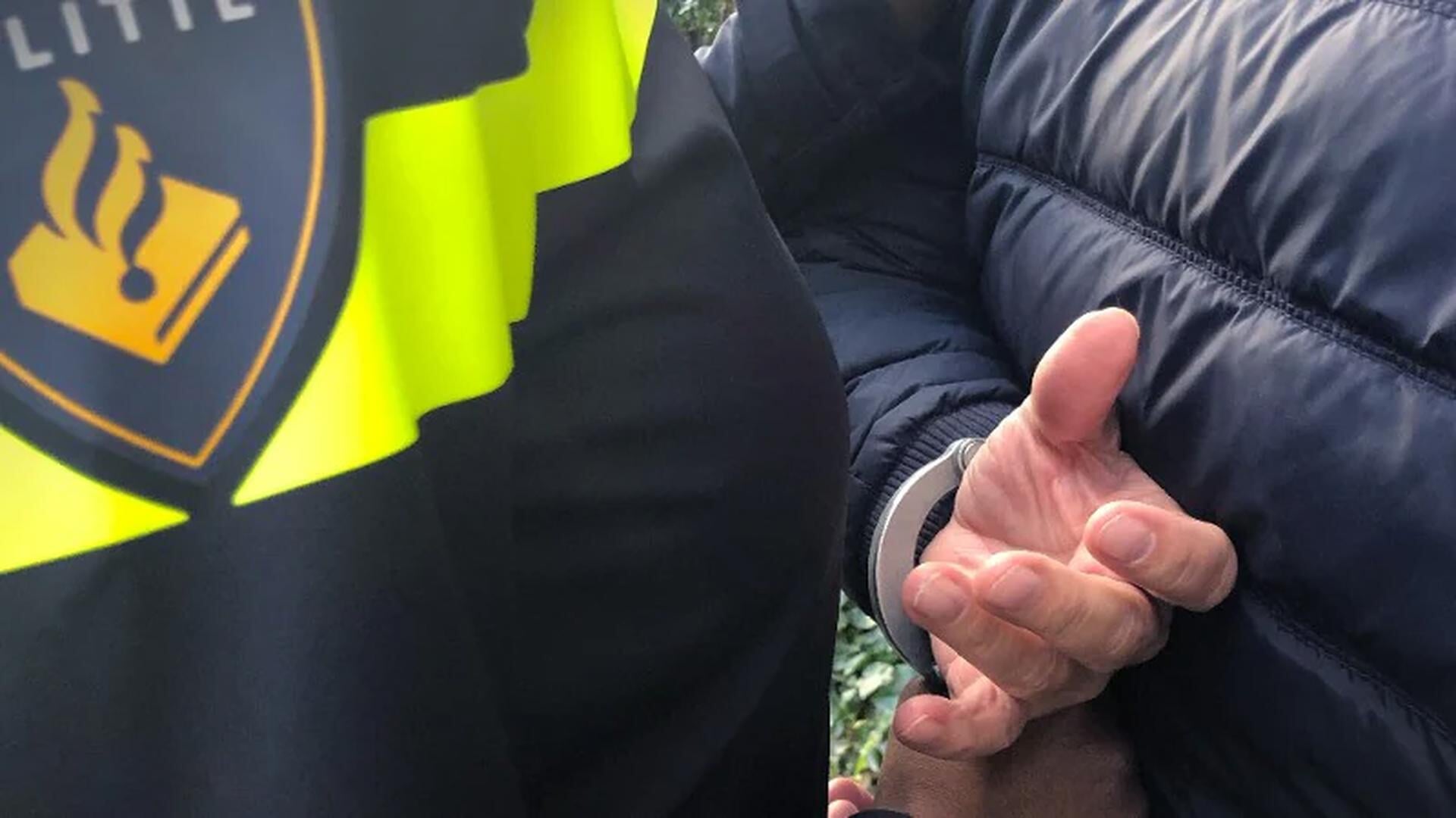 Hoofddorper (22) verdacht van lidmaatschap gewelddadige online groep ‘Com’