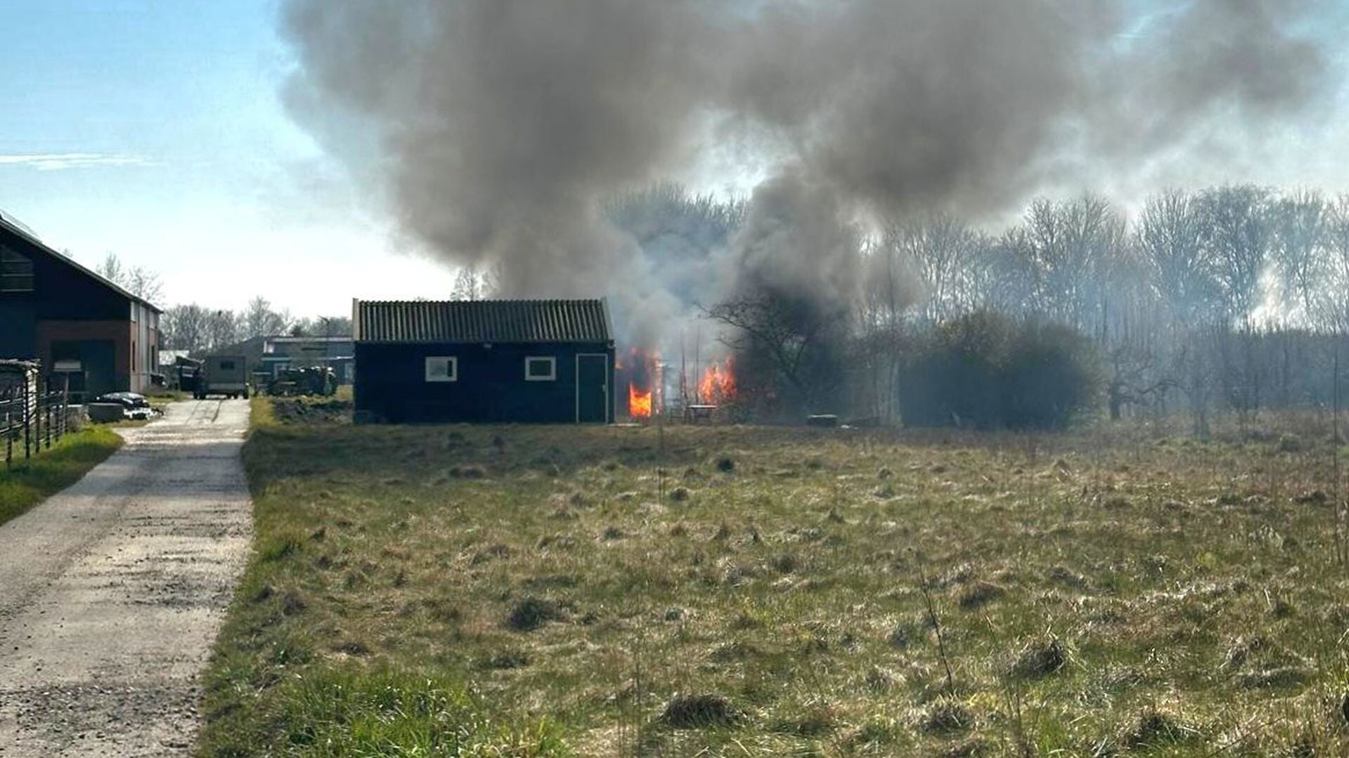 Brand in schuur aan de Molenlaan Sommelsdijk